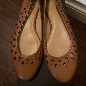 Flat shoes